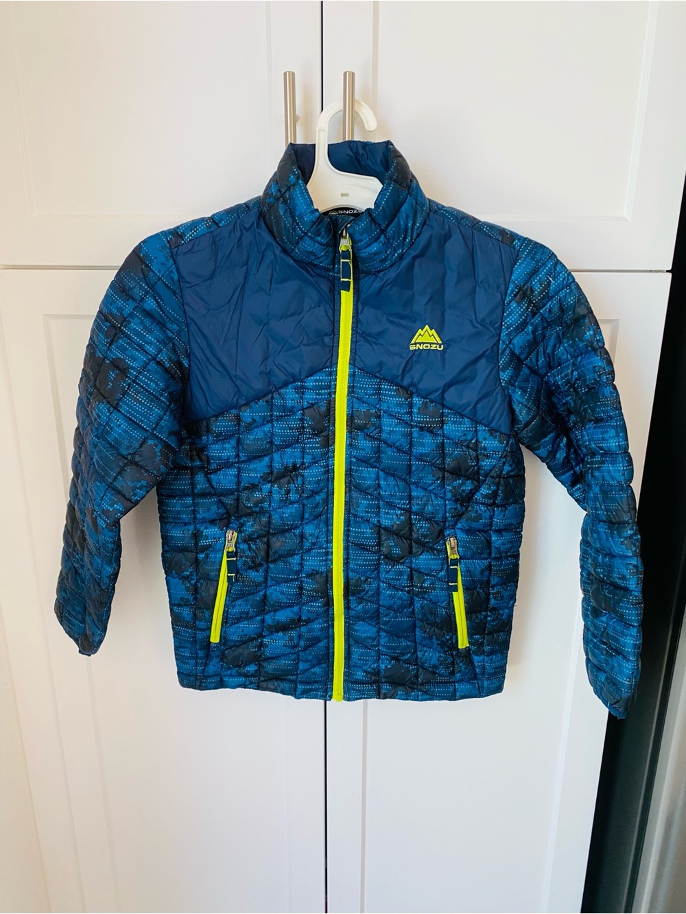 Snozu boys winter jacket size 10/12 zip up coat